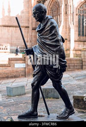 Mahatma Gandhi bronze statue in Manchester Cathedral Yard Stock Photo