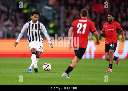 TURIN, ITALY - OCTOBER 22: Weston McKennie of Juventus, Boulaye Dia of ...