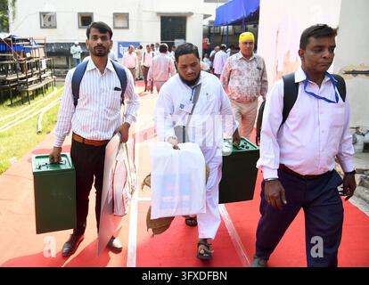 Constituency Example PATNA, INDIA - OCTOBER 22: Polling officials carrying ballot boxes from ...