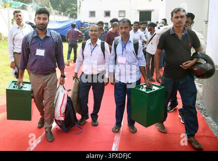 Constituency Example PATNA, INDIA - OCTOBER 22: Polling officials carrying ballot boxes from ...