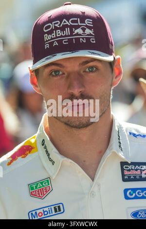 Red Bull Racing Flag Icon AUSTIN, TX - OCTOBER 24: Max Verstappen (3) of the Netherlands and ...