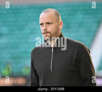Road Manager Software Examples Manager Marink Reedijk (Hibernian) Scottish Premiership match between ...