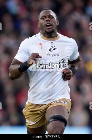 Example Warm Up In Rugby Maro Itoje of Saracens during the Harlequins v Saracens, Gallagher PREM ...