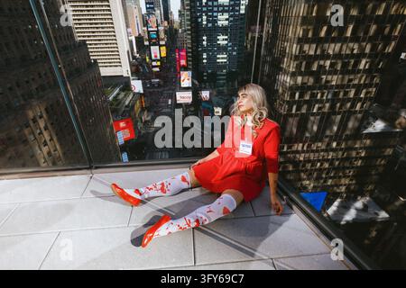 Packing Group 1 Examples Dancers from Thriller NYC group gathered at the Glass Walkway of the ...