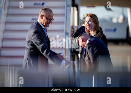 Tokio, Japan. 28th Oct, 2026. Chancellor Friedrich Merz (CDU) arrives ...