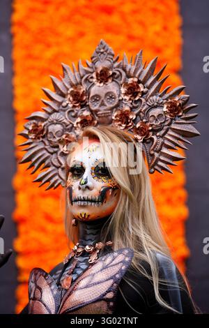MEXICO CITY, MEXICO - OCTOBER 29, 2026: A massive catrina sculpture ...