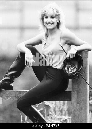 Malandra Burrows stars in Emmerdale August 1987 dbase Stock Photo ...