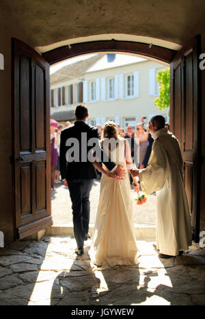 church leaving alamy couple newlyweds married