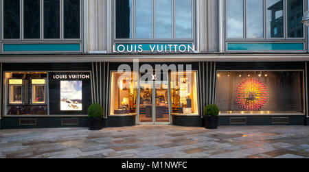 Germany, North Rhine-Westphalia, Cologne, the Louis Vuitton Store at Stock Photo: 166673088 - Alamy