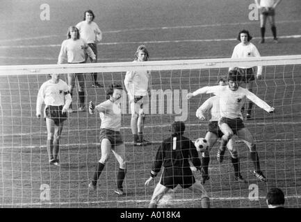 football, Bundesliga, 1972/1973, Rot-Weiss Oberhausen versus Borussia Moenchengladbach 1:3, Niederrhein Stadium, scene of the match, b&w, black and white, black & white photography Stock Photo