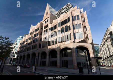 Minster Court in the City of London home to the London Underwriting Centre Stock Photo