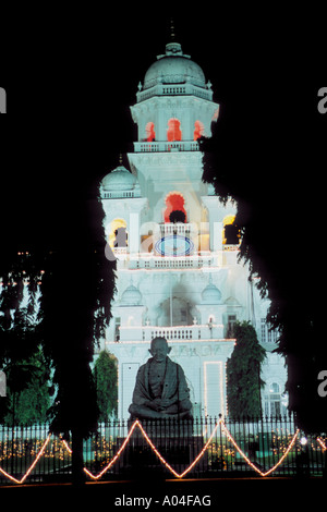 India Andhra Pradesh Hyderabad Legistlative Assembly Gandhi statue Stock Photo