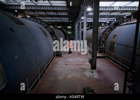 THE CAMPAIGN AT BRITISH SUGAR PRODUCTION PLANT AT WISSINGTON NORFOLK ENGLAND WHERE SUGAR BEET IS PROCESSED INTO SUGAR DIFFUSERS Stock Photo