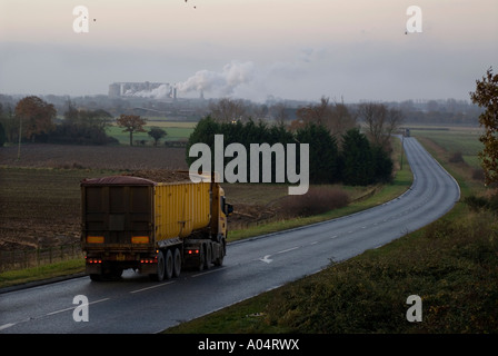 THE CAMPAIGN AT BRITISH SUGAR PRODUCTION PLANT AT WISSINGTON NORFOLK ENGLAND WHERE SUGAR BEET IS PROCESSED INTO SUGAR, DELIVERY Stock Photo