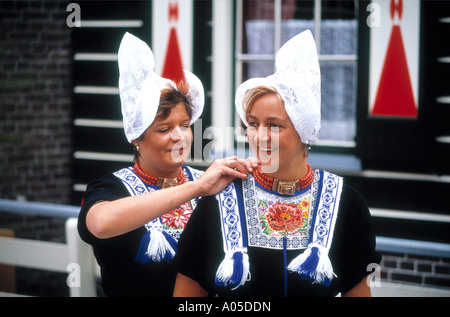 Dutch Women, National Costume Stock Photo: 9886063 - Alamy