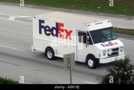 fedex-truck-on-the-highway-usa