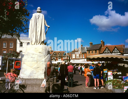 UK Berkshire Wantage Market Place and statue of King Alfred Stock Photo