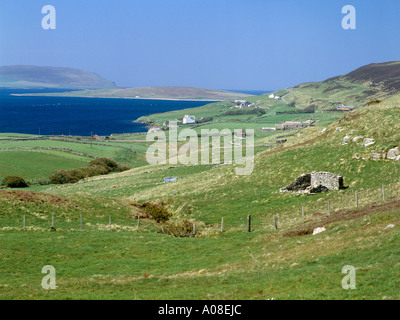 dh  ROUSAY ORKNEY White house Viera Lodge Rousay west coast Frotoft Eynhallow Sound Stock Photo
