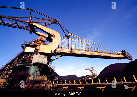 Stacker-Reclaimer loading Coal by Conveyor Belt at Westshore Terminals at Roberts Bank near Vancouver in British Columbia Canada Stock Photo