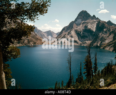 Sawtooth Lake with 10190 foot elevation Mount Regan in the Sawtooth National Recreation Area of Idaho Stock Photo