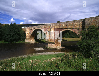dh  RIVER TWEED BORDERS Old road bridge across River Tweed stone spans Stock Photo