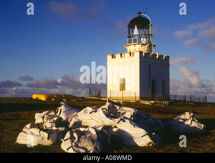dh Brough of Birsay Lighthouse BIRSAY ORKNEY Unmanned lighthouse with building material dropped by helicopter Stock Photo