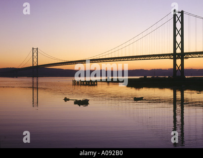 dh Forth Road Bridge NORTH QUEENSFERRY FIFE Scottish Cable suspension bridge across river forth at sunset scotland dusk