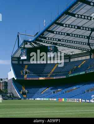 North Stand, Chelsea Football Stadium, Stamford Bridge, London. 10,000 seater two tier stadium. Architect: HOK Sport Stock Photo