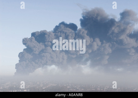 Smoke Ploom from Buncefield Oil Depot Fire Hemel Hempstead Hertfordshire Stock Photo