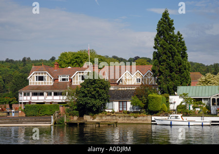 The Leander Club, Henley-on-Thames, Oxfordshire, England, with river Thames in foreground Stock Photo