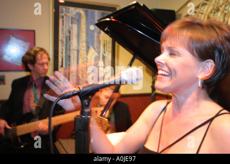 Ohio Cleveland Heights,night nightlife evening after dark,Town Jazz Dining,live entertainment,performance,show,singer,singing,performer,performing,mus Stock Photo