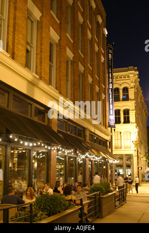 Cleveland Ohio Warehouse District sidewalk alfresco dining nightlife ...