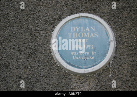 PLAQUE MARKING THE BIRTHPLACE OF WELSH POET DYLAN THOMAS AT 5 CWMDONKIN ...