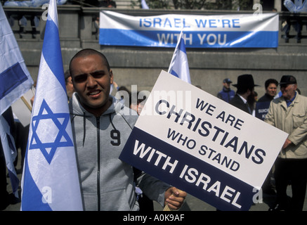 Jewish Christian holding a placard at a rally for Israel in London Stock Photo