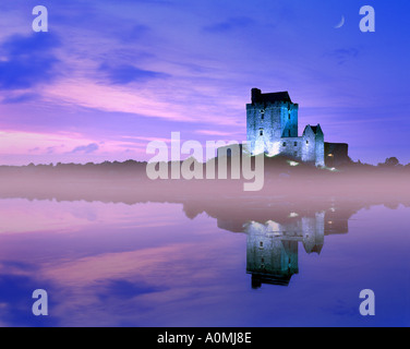 IE -  CO.GALWAY: Dunguaire Castle near Kinvara Stock Photo