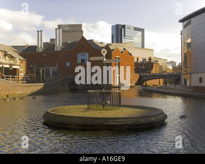 england midlands BIRMINGHAM the birmingham main line canal which runs through the city Stock Photo