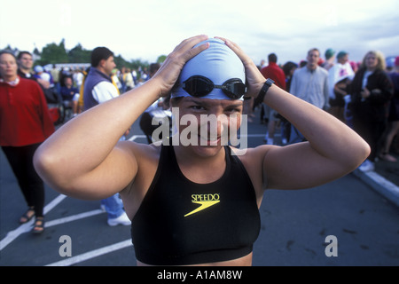 USA Washington Seattle MR Jodi Morrison waits for start of Danskin Triathlon in Lake Washington Stock Photo