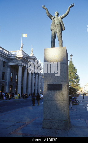 The statue of labour leader Jim Larkin by Oisín Kelly on Connell Street in the center of Dublin Stock Photo