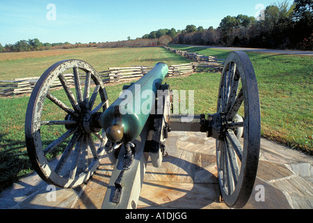 Elk215 1407 Arkansas Pea Ridge National Military Park cannon on battlefield Stock Photo