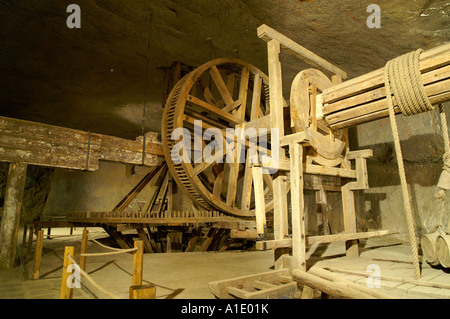 Medieval mining machinery - wooden lift machine in Kopalnia solna Wieliczka salt mine, Poland 2006 Stock Photo