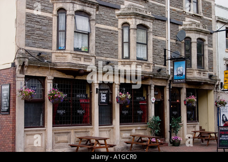 The Packet public house Cardiff Bay SE Wales Stock Photo