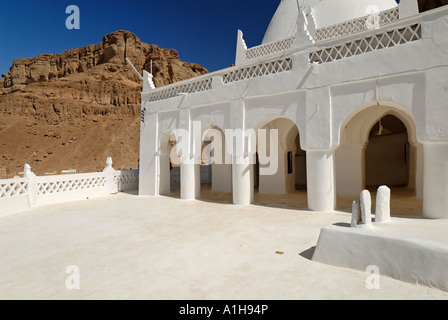 grave site of the prophet Hud pilgrimage site of Gabr Hud Qabr Hud Wadi Hadramaut Yemen Stock Photo