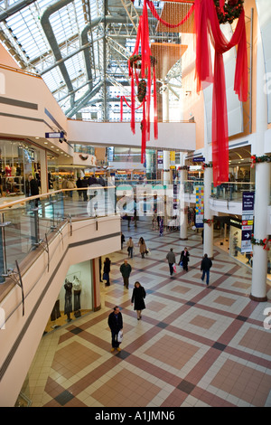ST ENOCH SHOPPING CENTRE GLASGOW XMAS 2005 Stock Photo