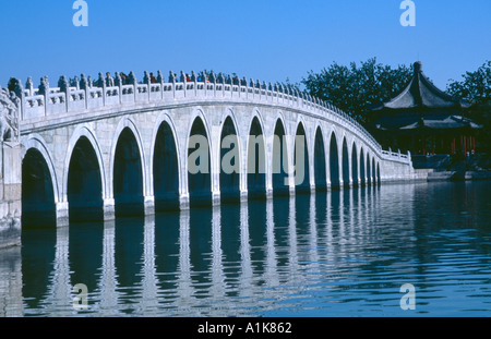 17 Arch Bridge Kunming Hu Lake Summer Palace Beijing China Stock Photo