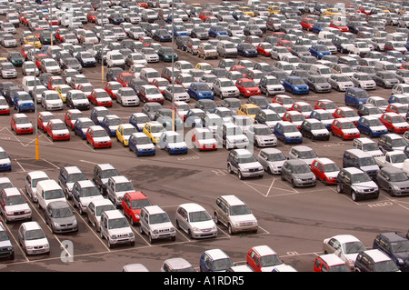 NEW SUZUKI CARS AND VANS PARKED AT AVONMOUTH DOCKS NEAR BRISTOL UK Stock Photo