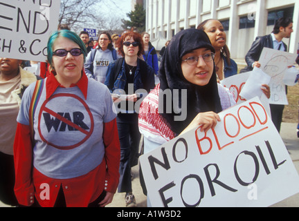 Detroit Michigan On the first day of the war in Iraq students at Wayne State University demonstrate against the war Stock Photo