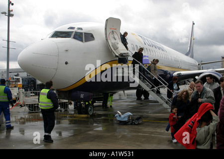 Passengers disembarking from Ryanair flight at Hahn Airport Germany Stock Photo