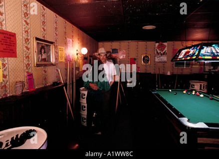 PEOPLE PLAYING POOL SUNDANCE  SALOON ALBUQUERQUE NEW MEXICO Stock Photo