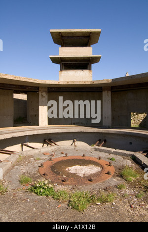 dh Hoxa Head SOUTH RONALDSAY ORKNEY Gun emplacement overlooking Hoxa Sound observation tower coastal battery look out defence world war two Stock Photo