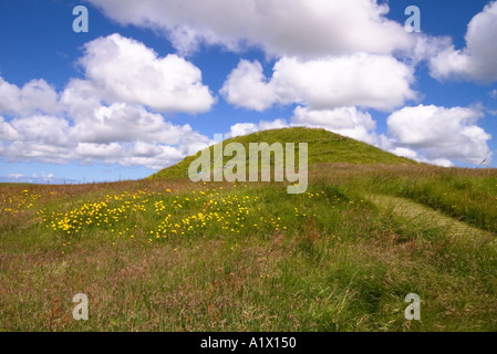 dh  MAESHOWE ORKNEY Prehistoric neolithic burial mound chamber tomb Stock Photo